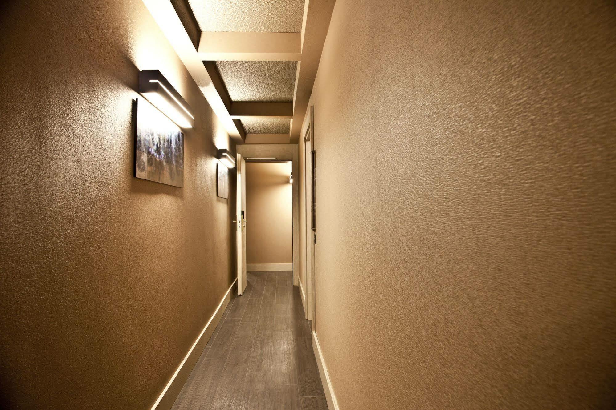 Corso 12 Roma Bed & Breakfast Bagian luar foto